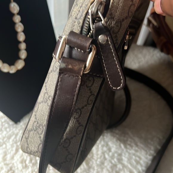 Gucci GG plus monogram Crossbody with the original adjustable Gucci strap - Picture 4 of 15